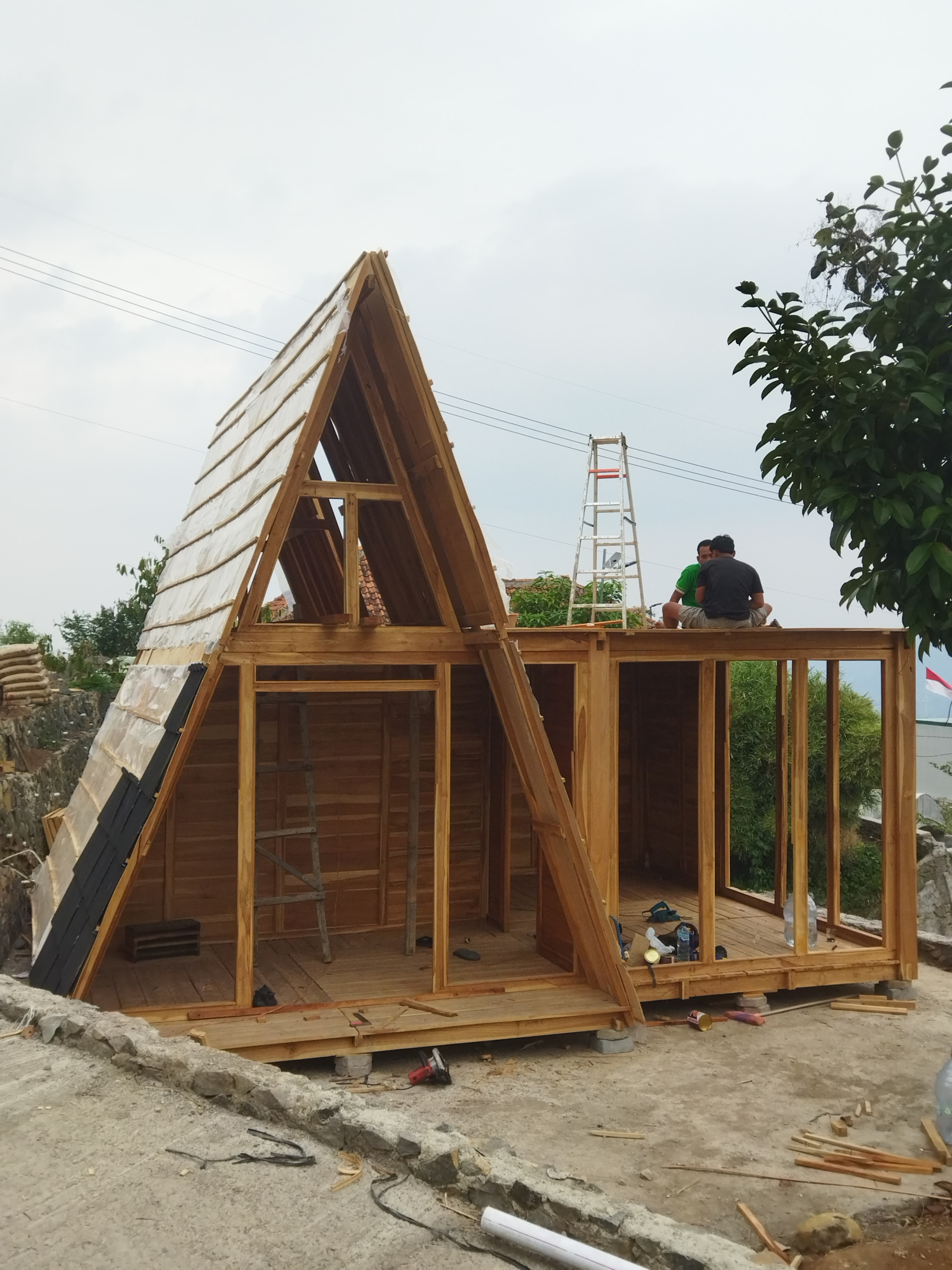 Pemasangan Rumah Segitiga